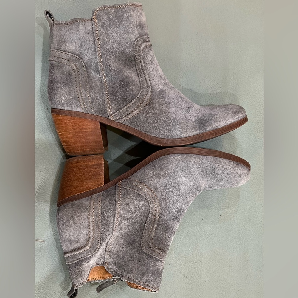 Comfortiva heeled boots in genuine blue suede